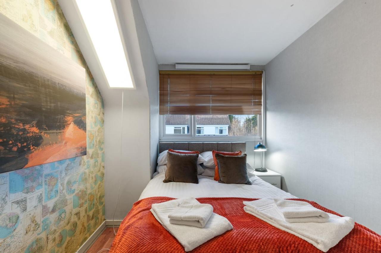 Staiforce 2 Bedroom House With Parking ميدينهيد المظهر الخارجي الصورة