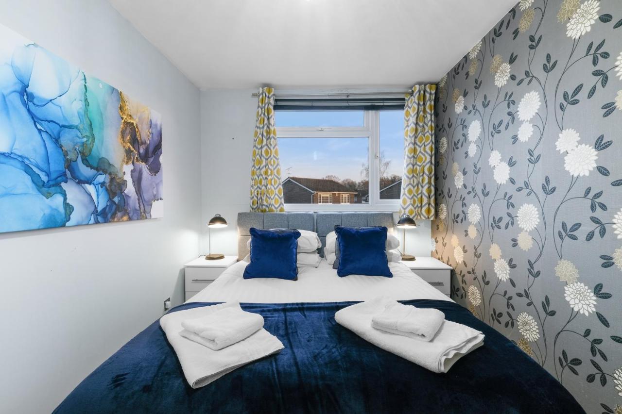 Staiforce 2 Bedroom House With Parking ميدينهيد المظهر الخارجي الصورة