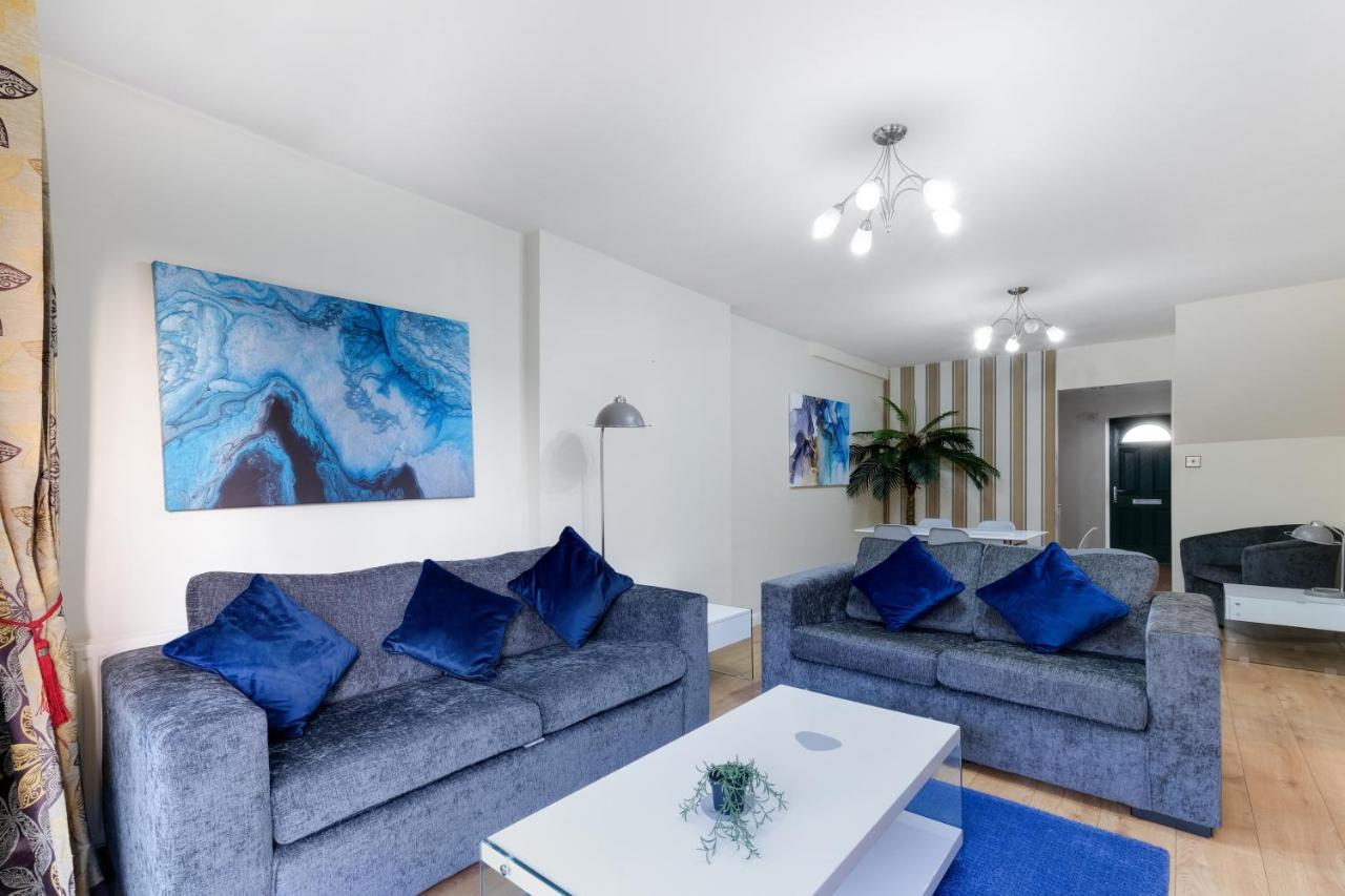Staiforce 2 Bedroom House With Parking ميدينهيد المظهر الخارجي الصورة
