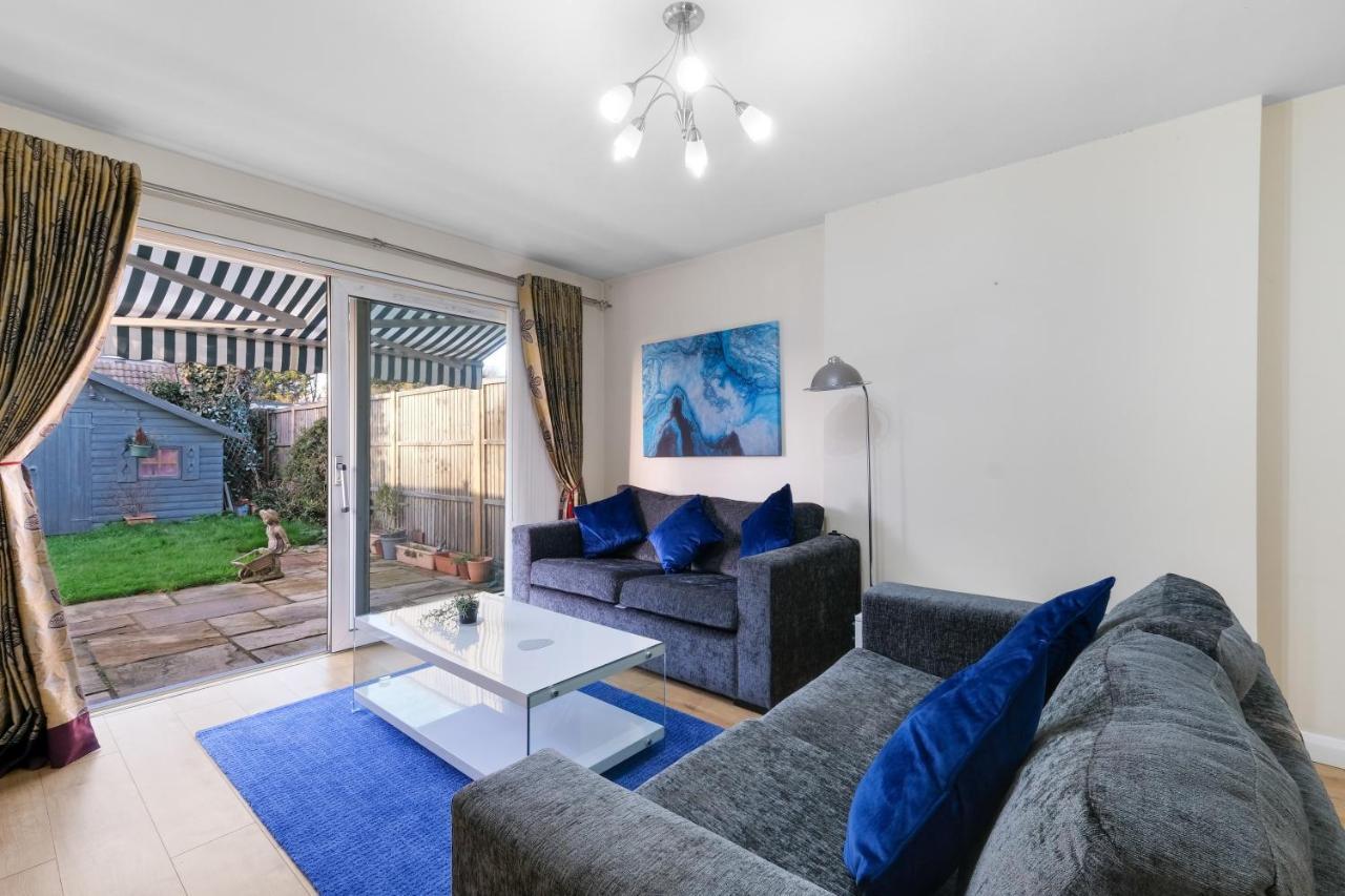 Staiforce 2 Bedroom House With Parking ميدينهيد المظهر الخارجي الصورة