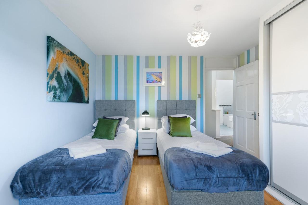 Staiforce 2 Bedroom House With Parking ميدينهيد المظهر الخارجي الصورة