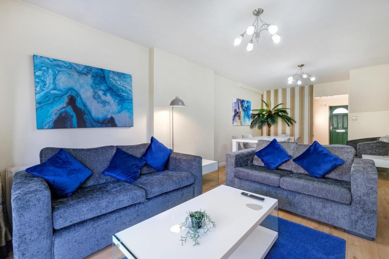 Staiforce 2 Bedroom House With Parking ميدينهيد المظهر الخارجي الصورة